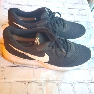 NIKE MEN'S TANJUN RUNNING SHOES BLACK SIZE 13